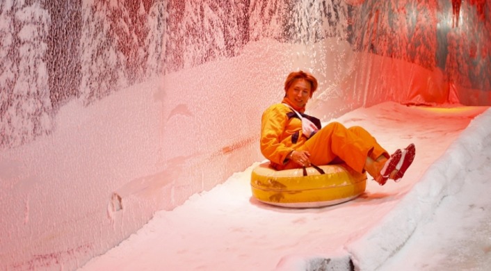 Анталийцы в 40-градусную жару охлаждаются в Музее льда