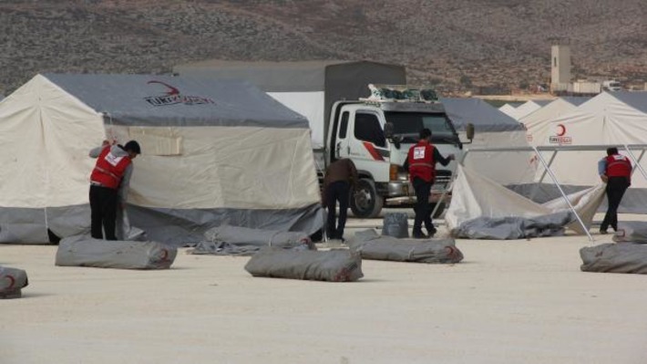 Турция строит палаточные лагеря для беженцев из Восточной Гуты