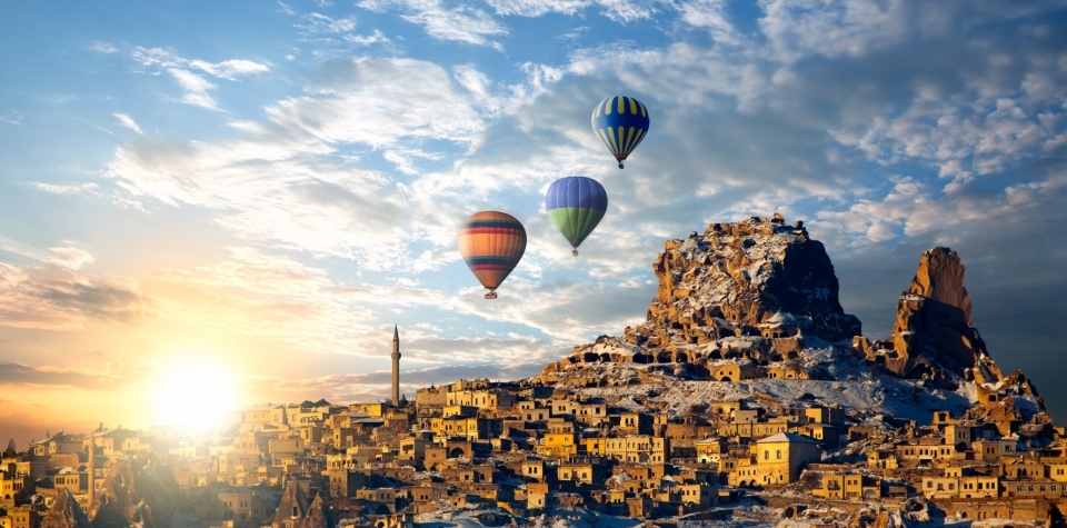 Каппадокия приняла 329 тыс. туристов, приехавших покататься на воздушных шарах, в 2017 году