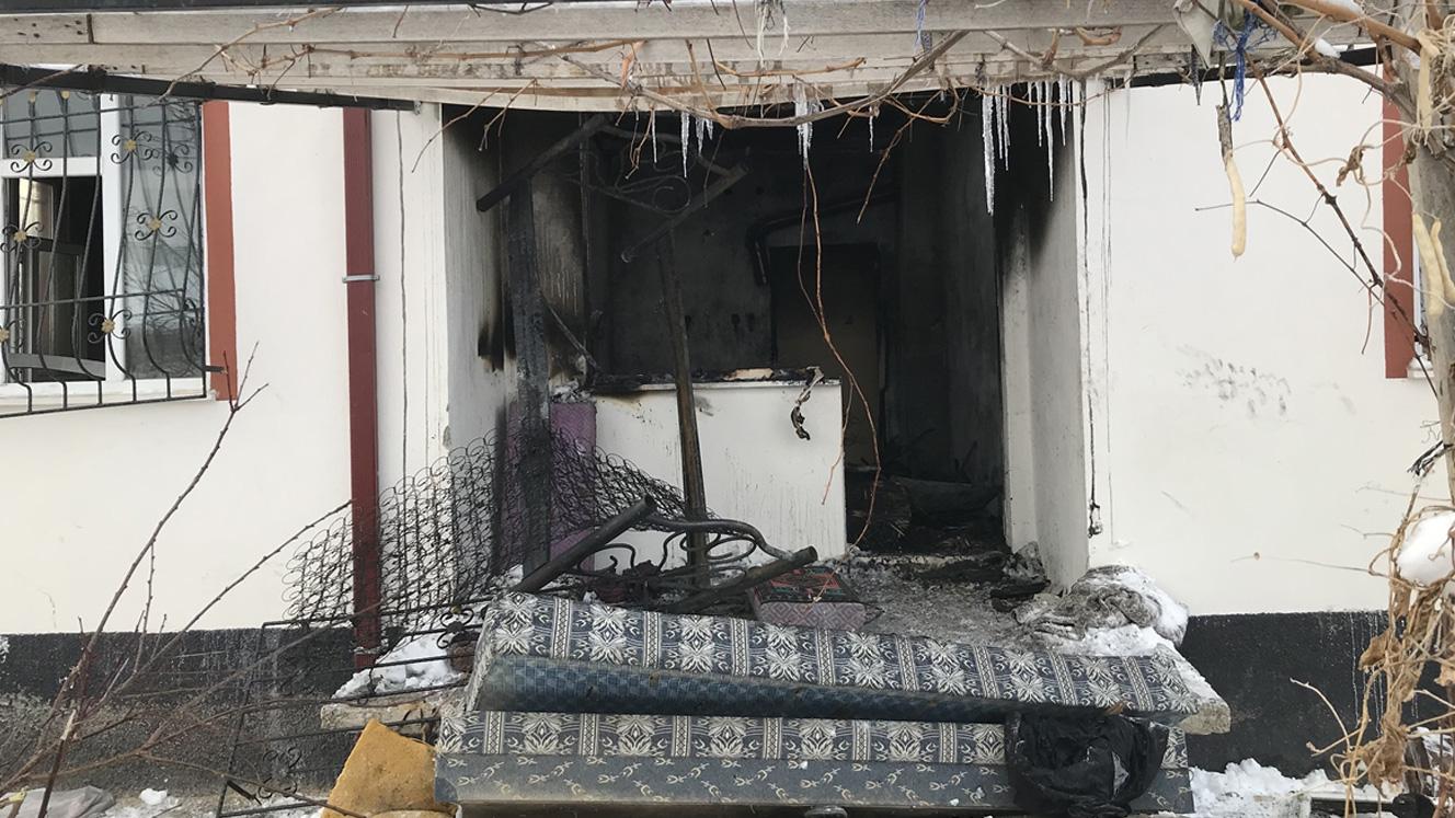 Трагедия в Конье: при пожаре погибли отец и 3-е сыновей (фото)