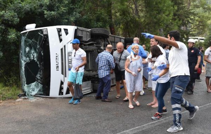 До сих пор неизвестно, были ли среди пострадавших в аварии с автобусом российские туристы