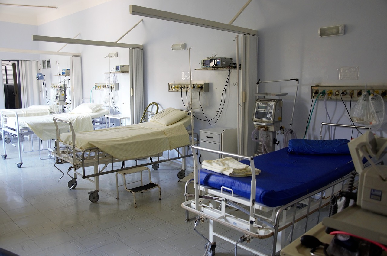 В какую больницу поехать из Бельдиби с ребенком: отзывы о клиниках Анталии и Кемера 