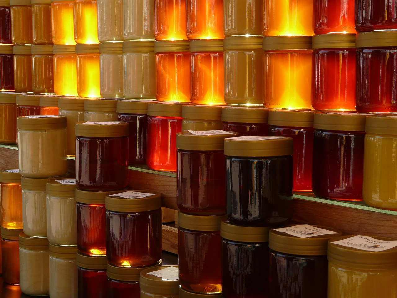 В каких магазинах Анталии можно купить настоящий качественный мед? 