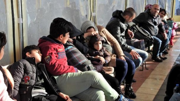 Береговая охрана Измира спасла более 40 нелегальных мигрантов