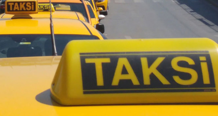Стали известны новые расценки на услуги такси