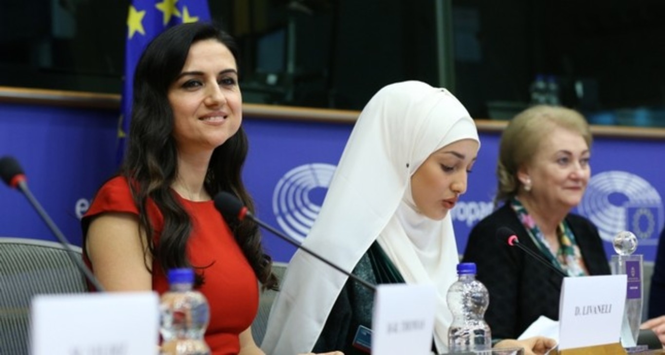 Турецкая учительница получила премию Европарламента 