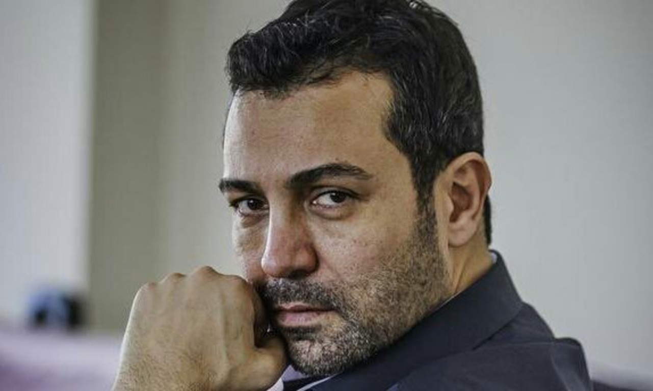 Известный турецкий актер отказался от подарка стоимостью 500 тыс.лир