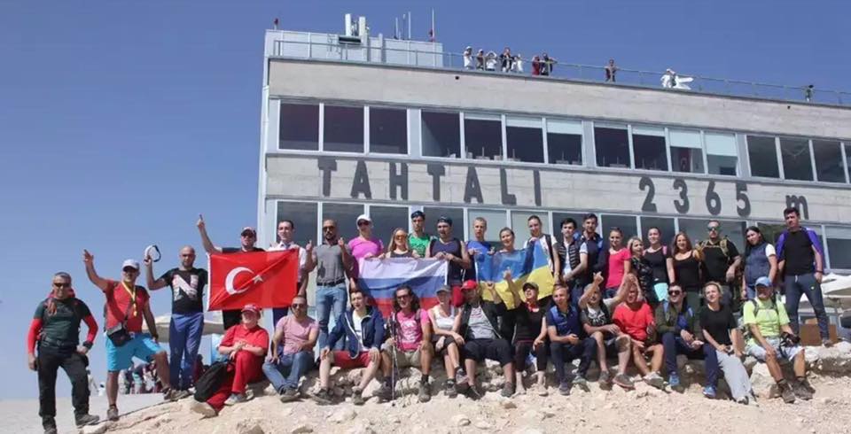 Участники акции дружбы народов покорили гору в Анталье