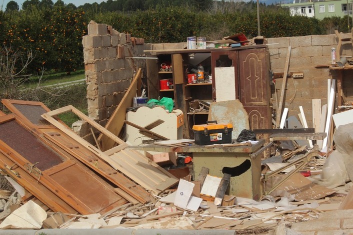 Смерч разрушил строительную мастерскую в Манавгате