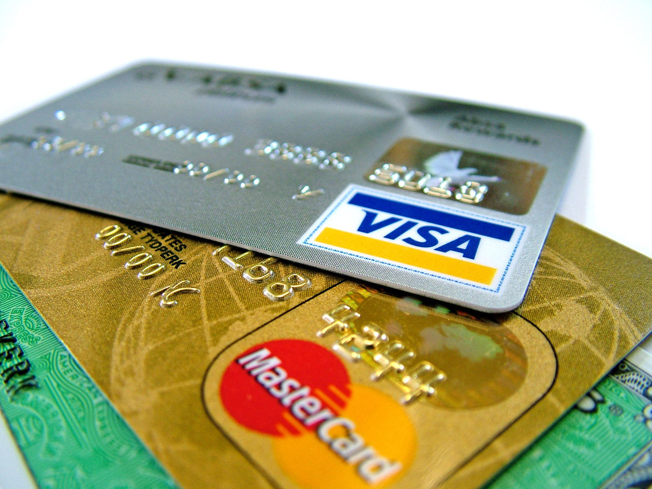 Как открыть дебетовую карту Visa или Mastercard в Анталии?