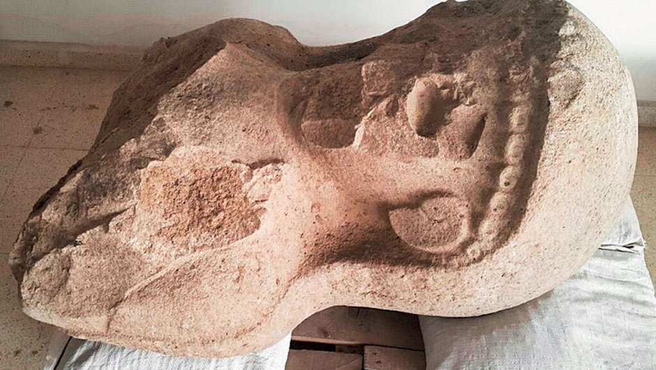 Загадочная обезображенная статуя найдена на раскопках в Турции