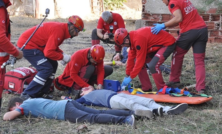 В Айдыне прошли учения спасательных и пожарных команд