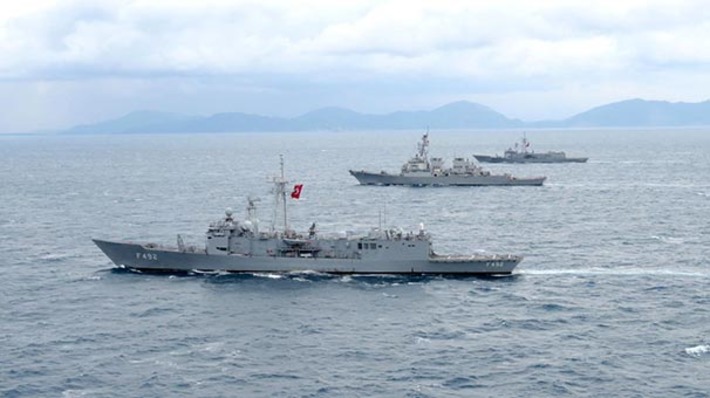 Турция проводит военно-морские учения с США