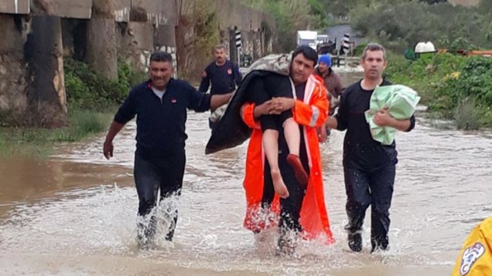 В Анталье спасена девушка, упавшая в реку