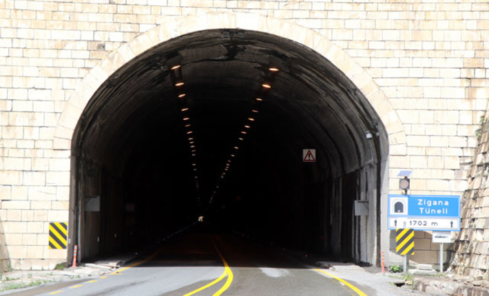 Длиннейший тоннель Европы в Гюмюшхане завершен наполовину