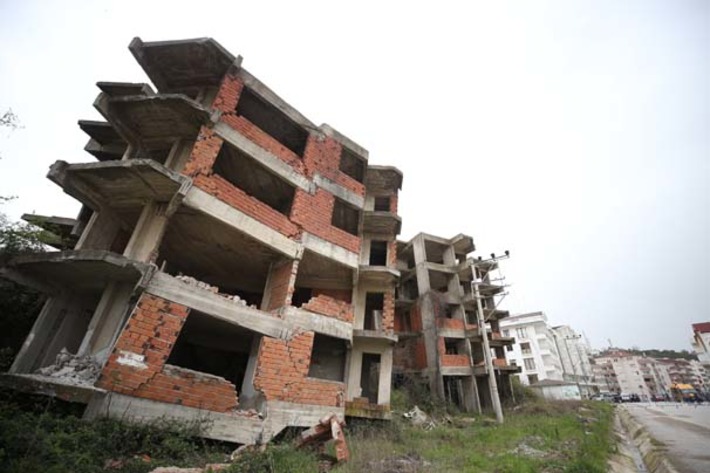 Оползень в Ялове привел к разрушению нескольких зданий (фото)