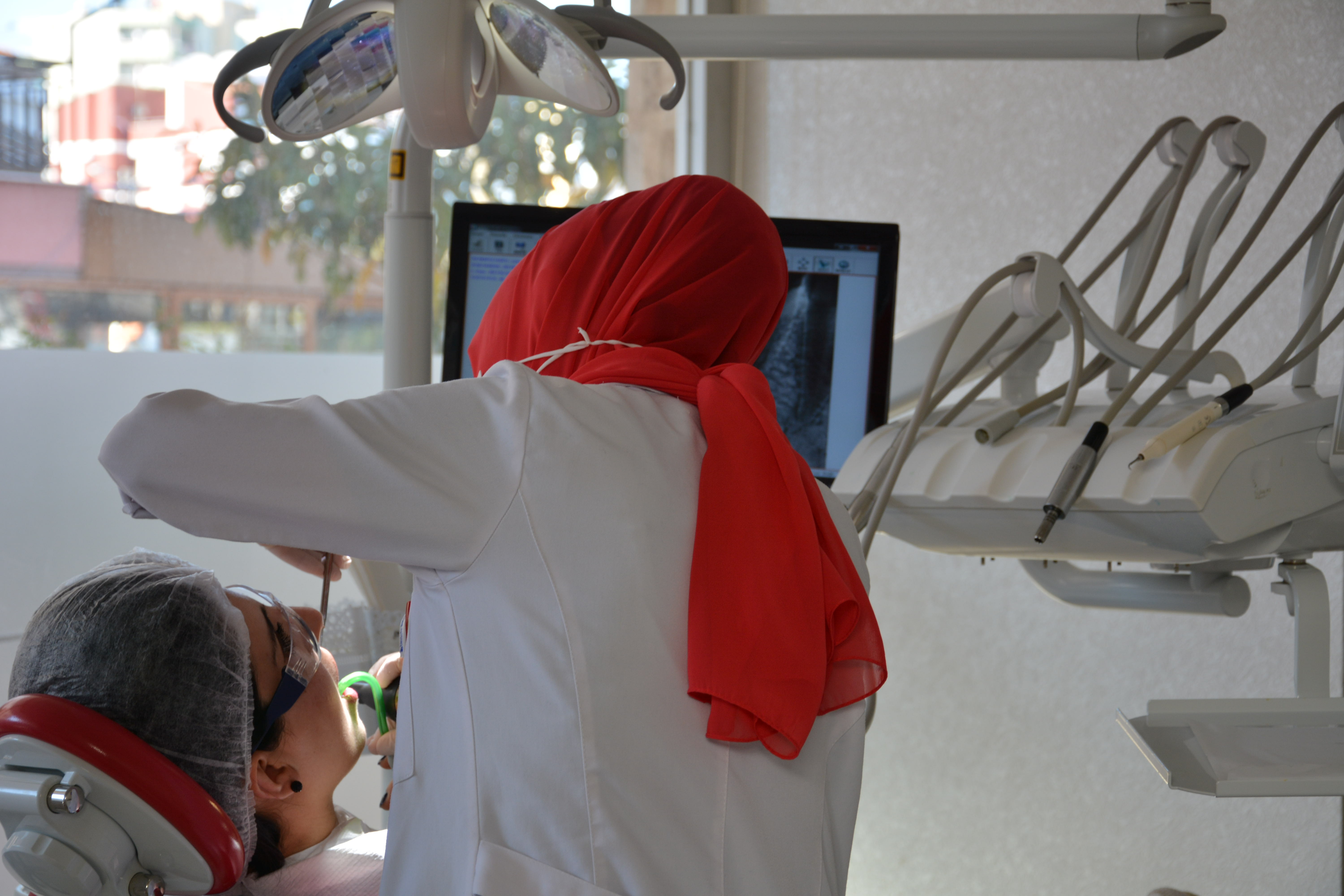 Поиск проверенного стоматолога-ортодонта в Анталии