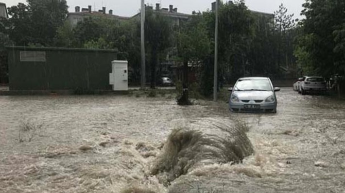 Турецкий Эдирне затопило проливными дождями (фото)