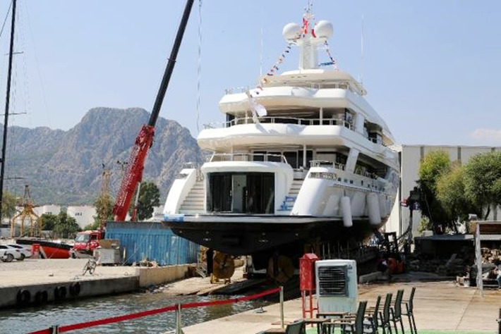 В Анталье спущена на воду яхта стоимостью свыше 15 миллонов долларов