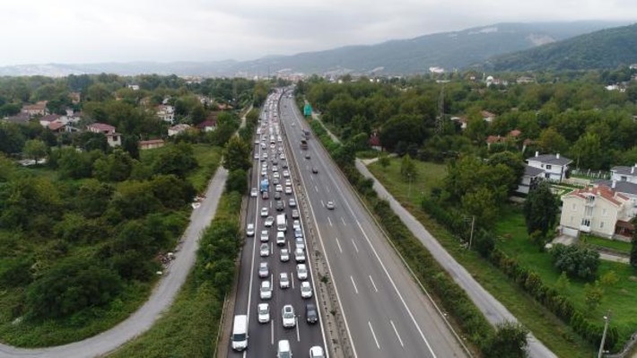 Иностранные автомобили в Турции начнут платить за проезд