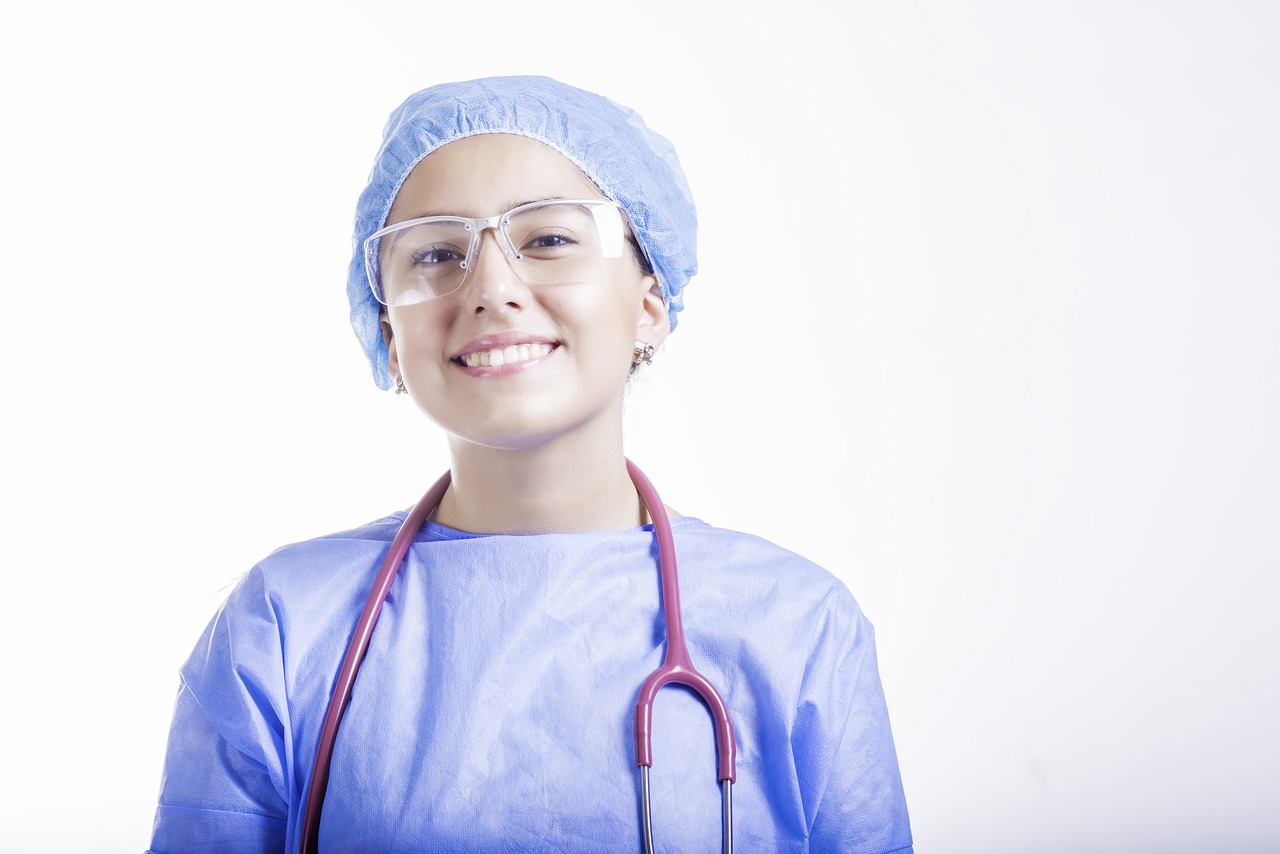  Женщина-гинеколог в Анталии с высокой квалификацией  