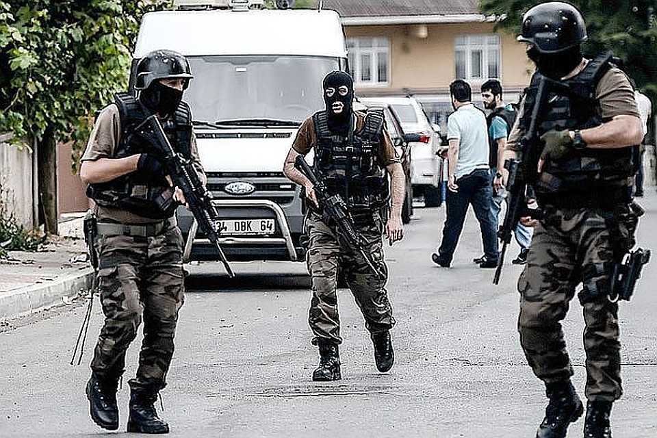 Двух россиян задержали в Турции по подозрению в связях с ИГ