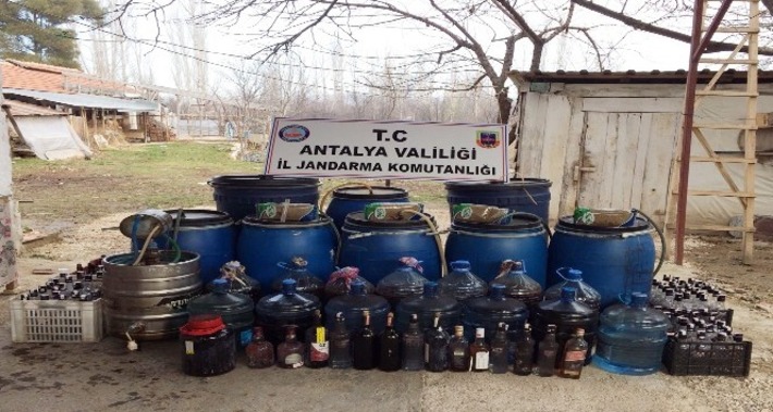 В Анталье изъято почти 300 литров поддельного алкоголя