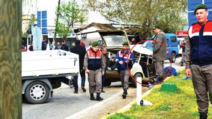 Три человека погибли в дорожной аварии в Измире