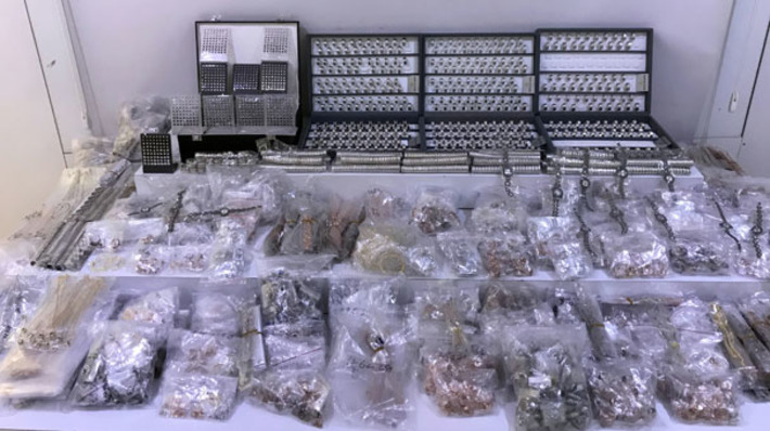 Полиция Стамбула вернула похищенное серебро стоимостью 1 млн лир