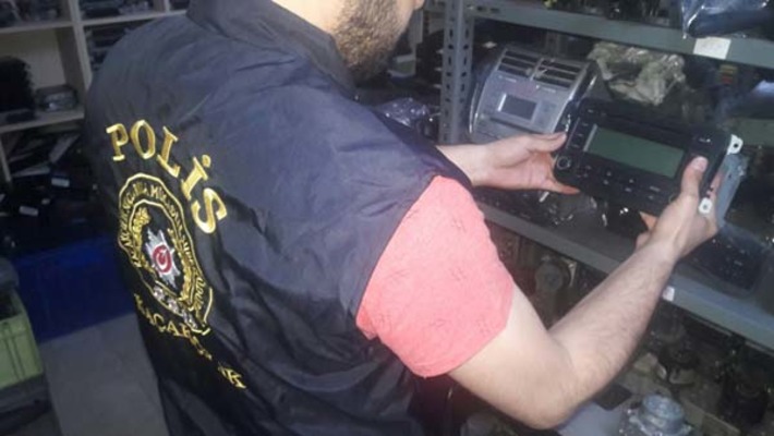 Полиция Стамбула изъяла контрабандные автозапчасти стоимостью  1 млн лир