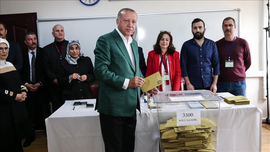 Президент Турции проголосовал на муниципальных выборах