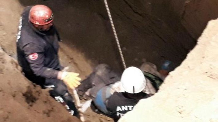 Два человека погибли в Анталье при рытье колодца