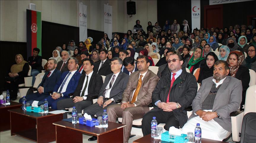 Турция подготовила 300 учителей в Афганистане