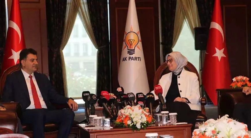 Политические партии Турции проводят визиты в связи с праздником Курбан Байрам