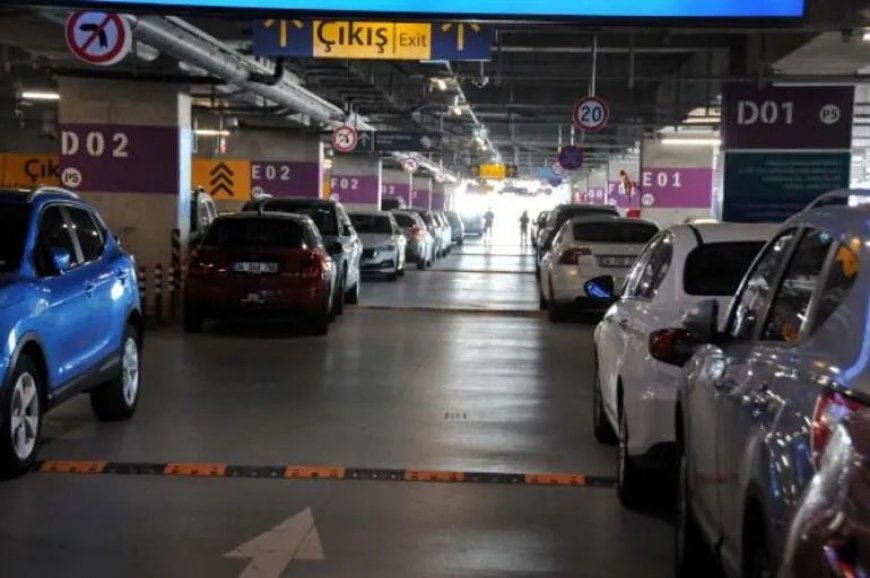Стамбульский аэропорт пережил "парковочный кризис"