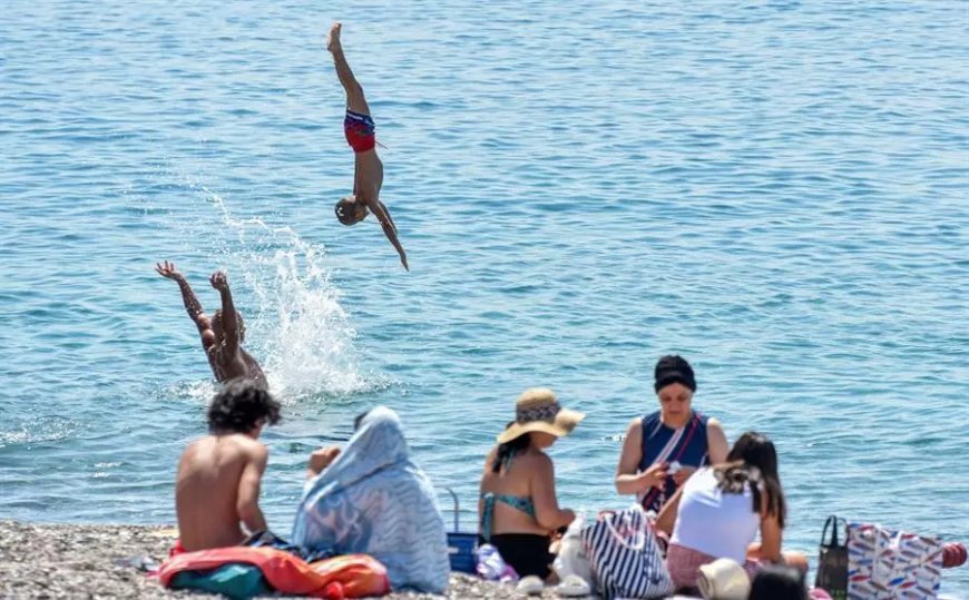 Турцию ожидают 10 самых жарких дней сезона