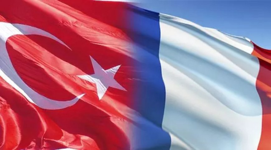 Министры иностранных дел Турции и Франции провели телефонный разговор