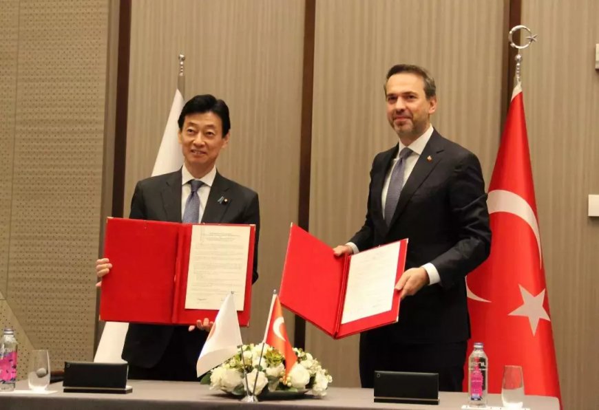 Турецкий и японский министры обсудили сотрудничество в сфере энергетики