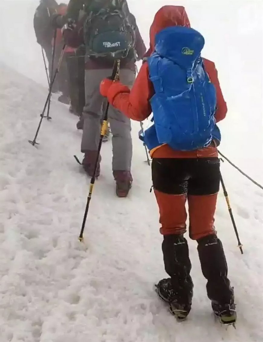 Российские альпинисты покорили вершину Агры