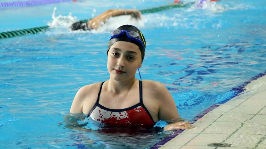 Турецкая пловчиха без ноги завоевала 60 медалей
