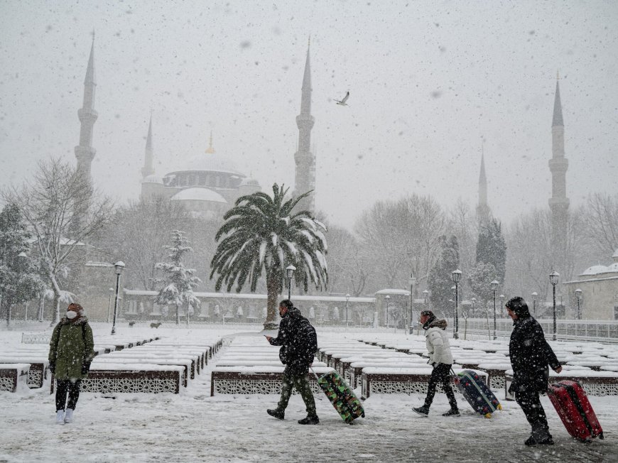 В Стамбуле готовятся к сильному снегопаду