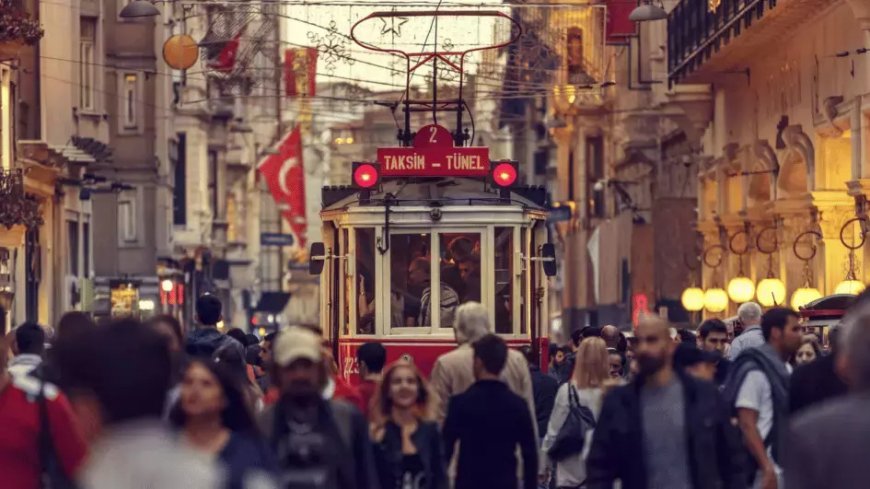 59% турок  ждут улучшений в 2024 году