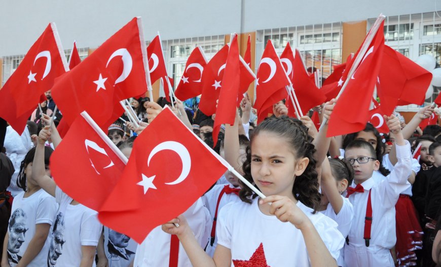 В Турции празднуют "День национальной независимости и детей Турции"