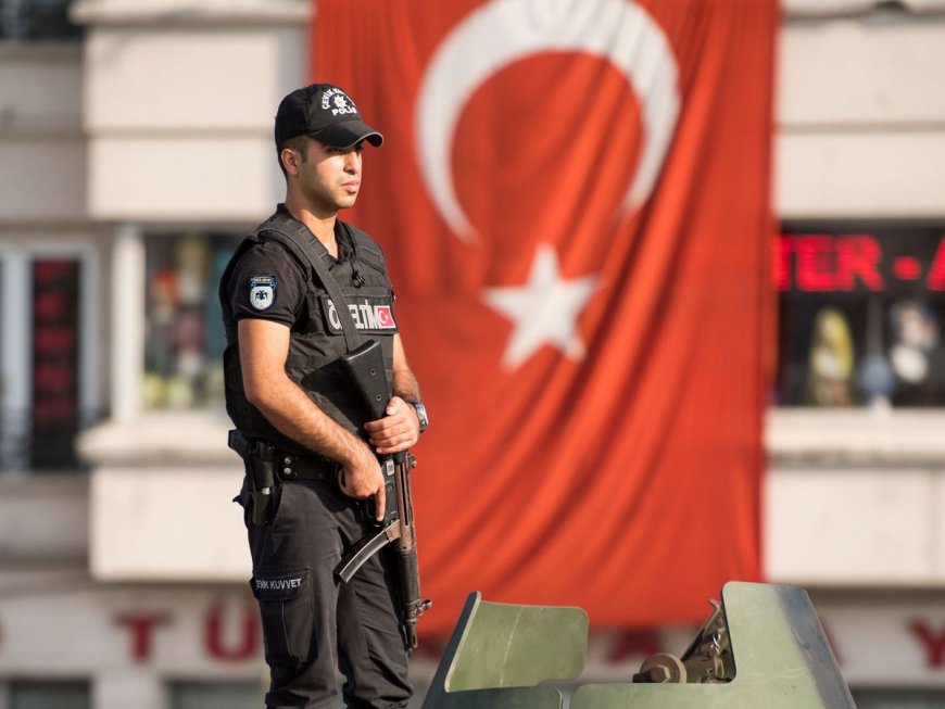 28 полицейских пострадали в результате столкновений в Турции
