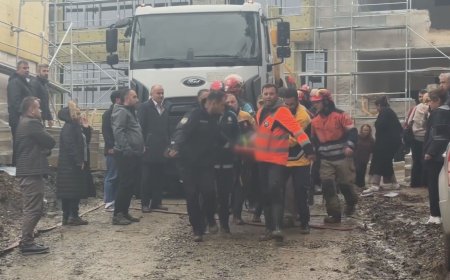 Рабочий погиб при откачке воды из колодца после наводнения в Стамбуле