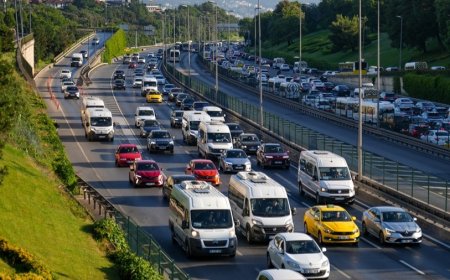 В Стамбуле ездить на работу на машине стало стоить почти 15 тысяч лир в месяц