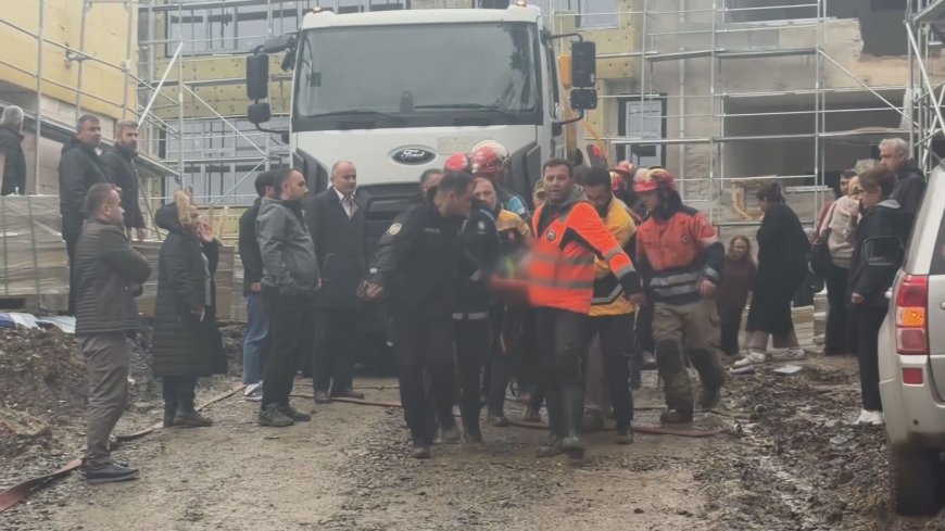 Рабочий погиб при откачке воды из колодца после наводнения в Стамбуле